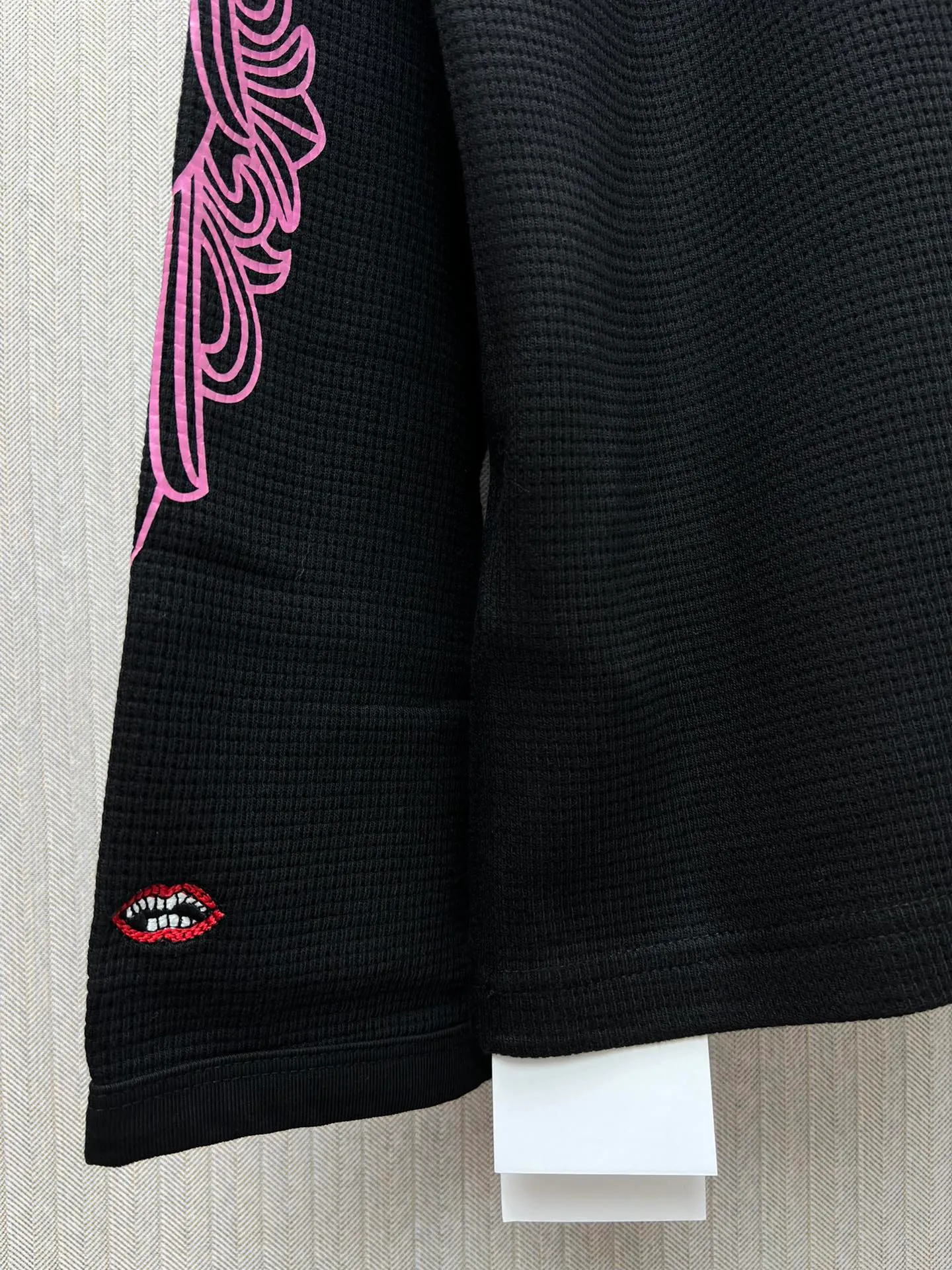 🅿️380 Croxin 25SS limited black pink waffle. The fabric is made of 280g cotton waffle double-layer material. The printing is made of high-temperature heat transfer for garments. The embroidery is made of imported Tajima embroidery. Size S.M.L